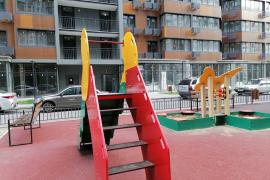 Двухкомнатная, лоджия остеклена.