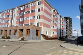 Двухкомнатная с большой кухней.