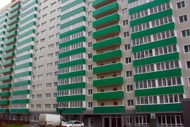 Рядом детские садики и школы