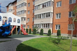 Двухкомнатная рядом с центром.