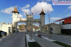 Трёхкомнатная с большой кухней