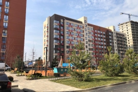 Трёхкомнатная для большой семьи.